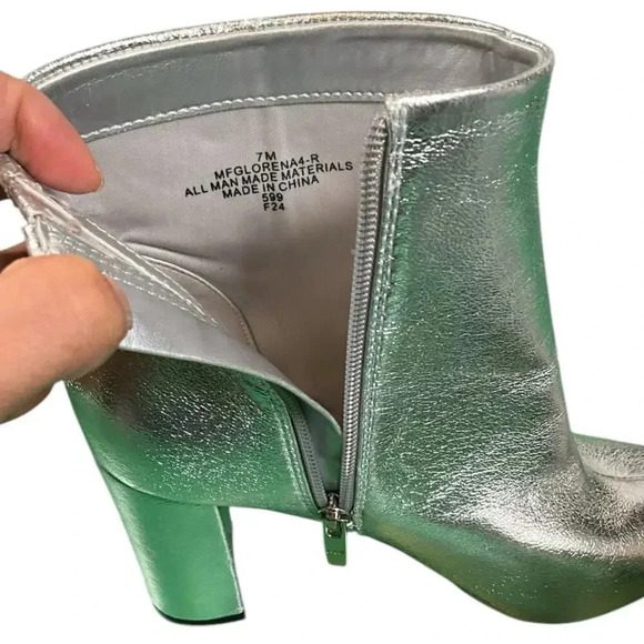Marc Fisher Silver Metallic Bootie 3.5'' Block Heel Women's Size  7 Good Grip - Picture 5 of 8